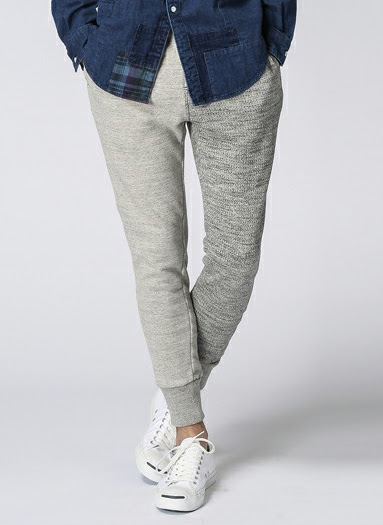 グレーのスウェットパンツでハズしコーデ メンズおすすめ灰色スウェットパンツ集