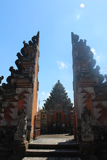 GAPURA PURA DESA/PUSEH ABIANBASE