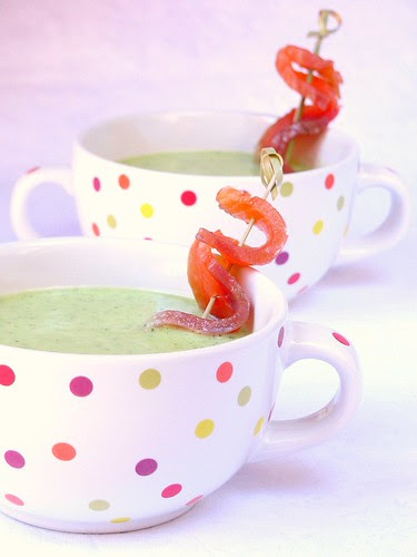 Zucchine, yogurt e salmone