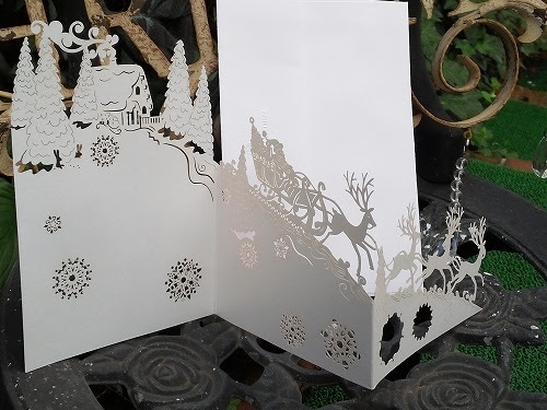 クリスマスカード Covent Garden 切り絵 アコーディオンカード サンタ スレ 紙ものステーショナリー ポストカード グリーティングカード かわいい雑貨 屋 Chotto Futto