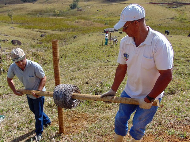 Nascentes preservadas recebem cercamento de proteção (Foto: Prefeitura de Muriaé/Divulgação)