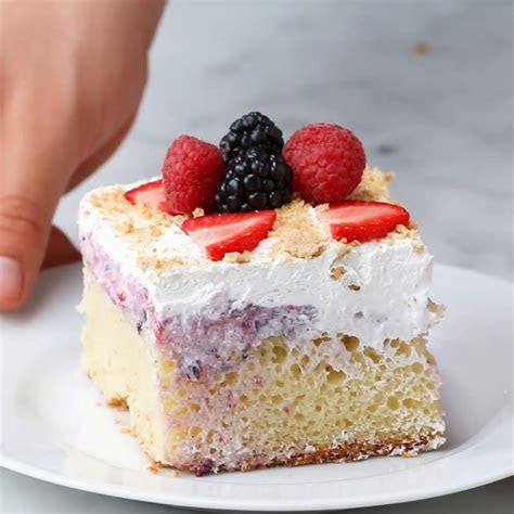monchosocom berry cheesecake poke box cake recipe