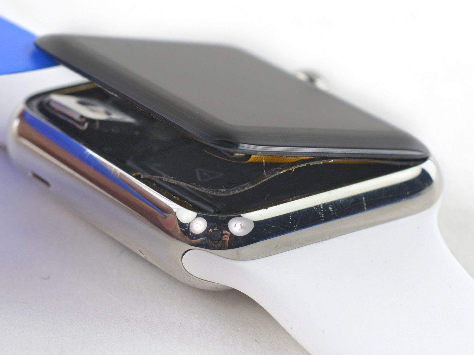 how much does apple watch cellular cost verizon - In contrast