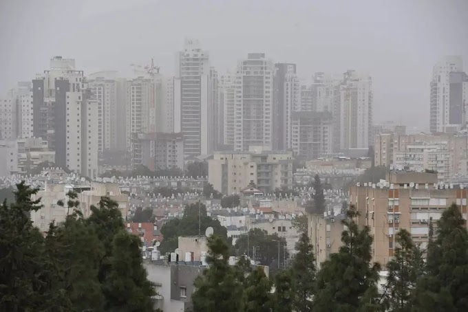 אובך : ×××¦×¨ ovech ××§×¨××ª ××¨× × - ××××¦× ×¢× ×××¦×¨ ×××× ×××¨× × ×××ª×¨ ×××××× : אובך הוא תופעה בה נמצאים חלקיקים שונים כמו גרגרי חול ואבק באוויר ומקשים על הראייה והנשימה.