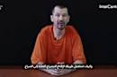 Captura de video sin fechar facilitada por el Estado Islámico (EI) a través de IntelCenter el pasado martes 23 de septiembre de 2014 que muestra al periodista británico John Cantlie, que permanece secuestrado por combatientes de EI, en una localización desconocida. EFE/Video del Estado Islámico
