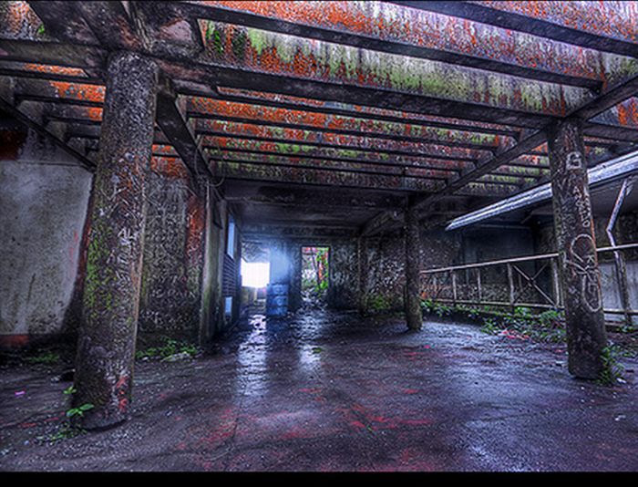 Urban Decay Photography (50 pics)