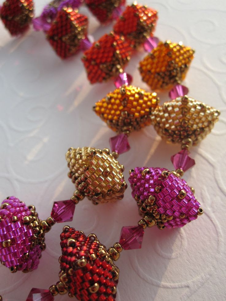 Perltine - Pearls, Pearls, Pearls: Oriental Pillow Fight