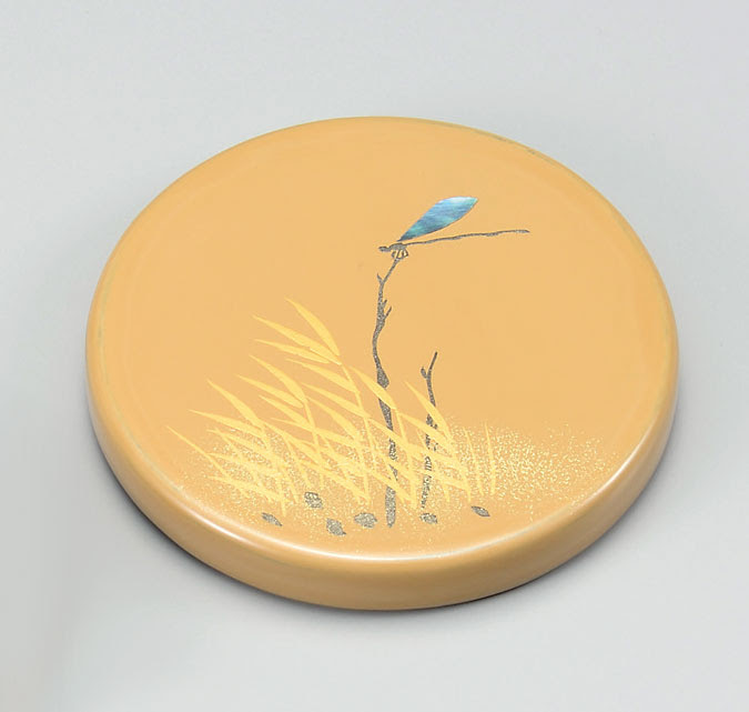 手鏡調度品 手描き蒔絵 消し蒔絵 貝入り糸トンボ 姫鏡 布袋入り 1個 越前漆器粂治郎