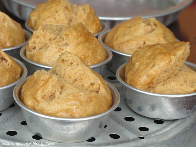 Brown Sugar Huat Kueh (steamed brown sugar Chinese cake)