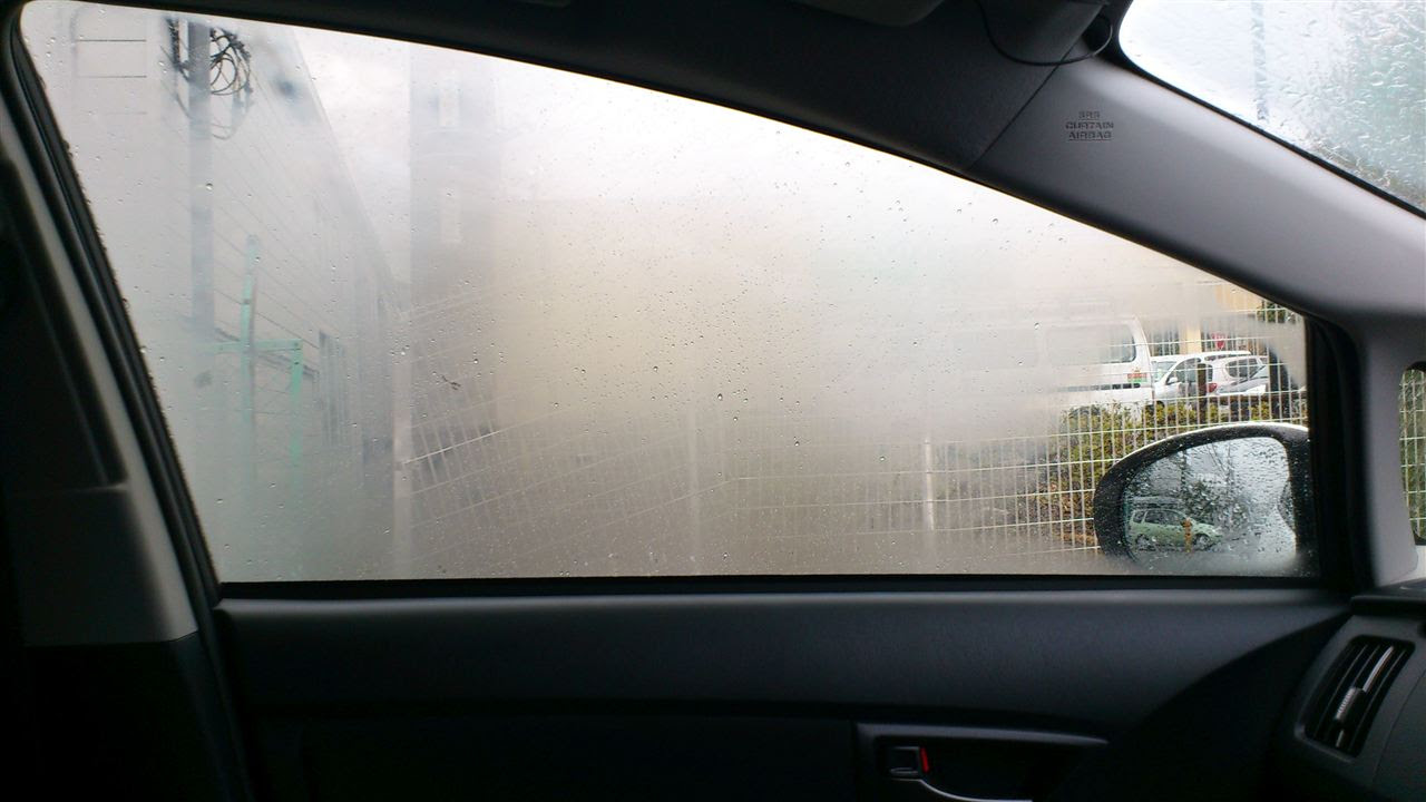 クルマの窓が曇って困る 曇る原因は 曇らないためにはどうしたらいいの 車バイク モータースポーツまとめ