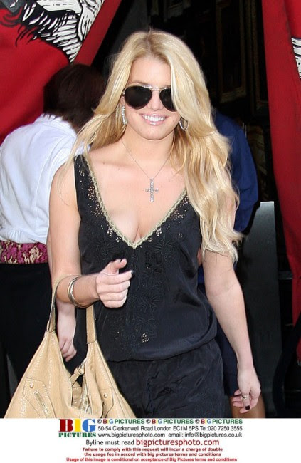 pictures of girls with hair extensions. temporary hair extensions