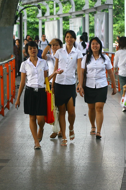 Thai University Students at Victory Monument | Flickr