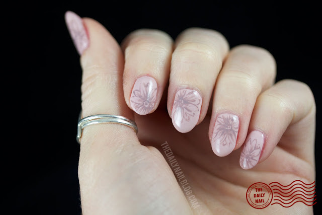 daisy, nail art, the daily nail, flowers