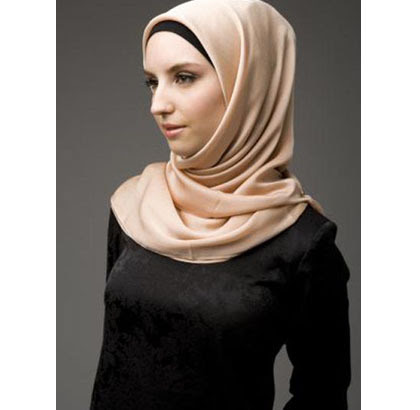 4 Warna Jilbab Yang Wajib Dimiliki Hijabers Hesty