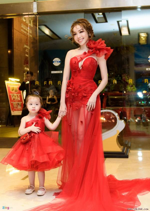 Dàn sao Việt váy áo lộng lẫy dự sự kiện