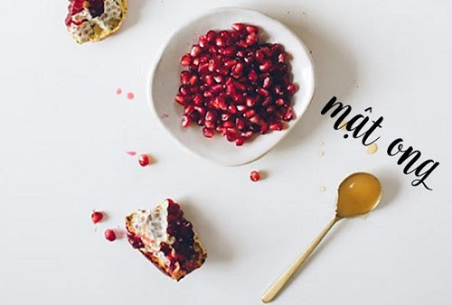 Hỗn hợp mật ong, lựu có khả năng dưỡng trắng da an toàn, hiệu quả được nhiều chị em tin dùng