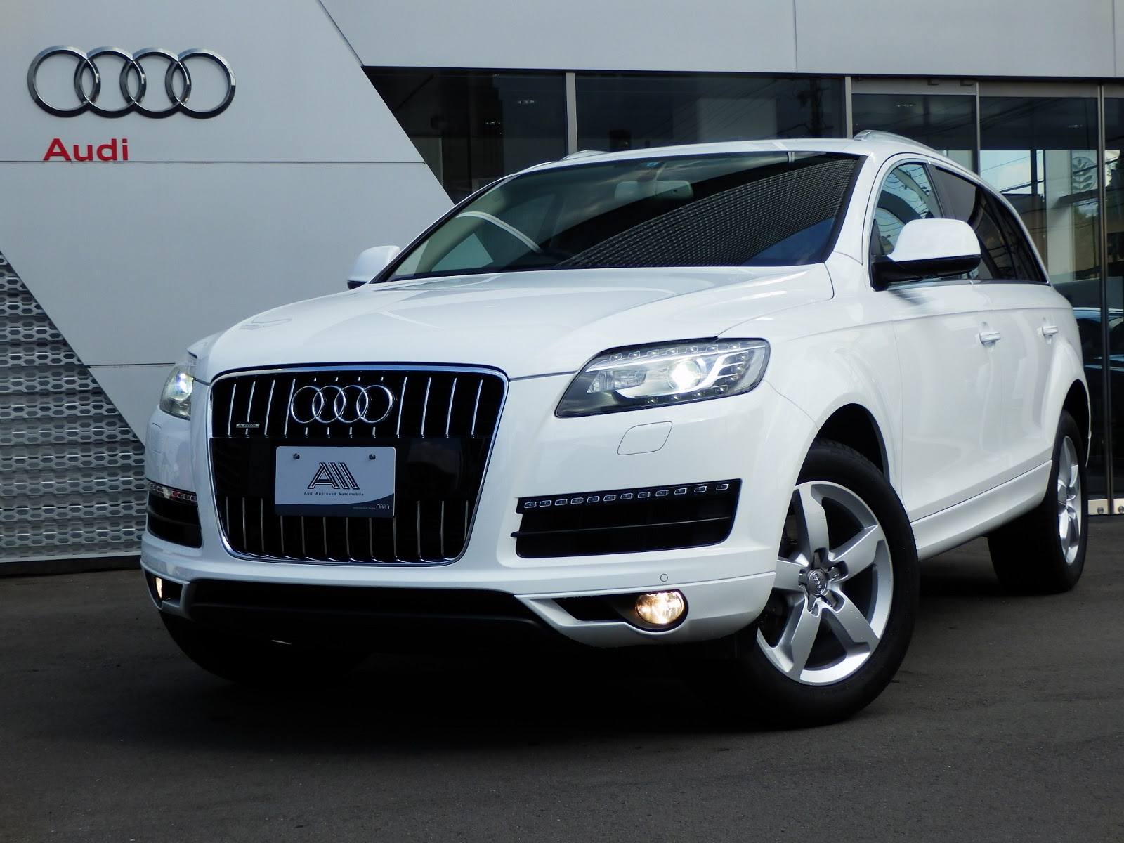 S Line Plus入荷 そしてaaaからは人気車種q7 A6登場 アウディ茨木インター スタッフblog
