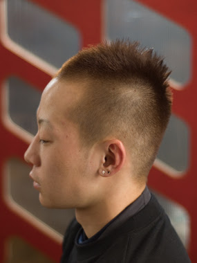 メンズ ヘアスタイル モヒカンウルフカット