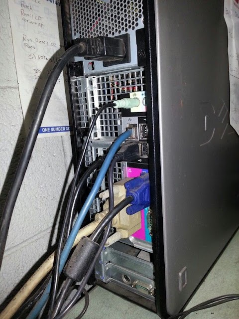 dell ノートパソコン lanポート 開く