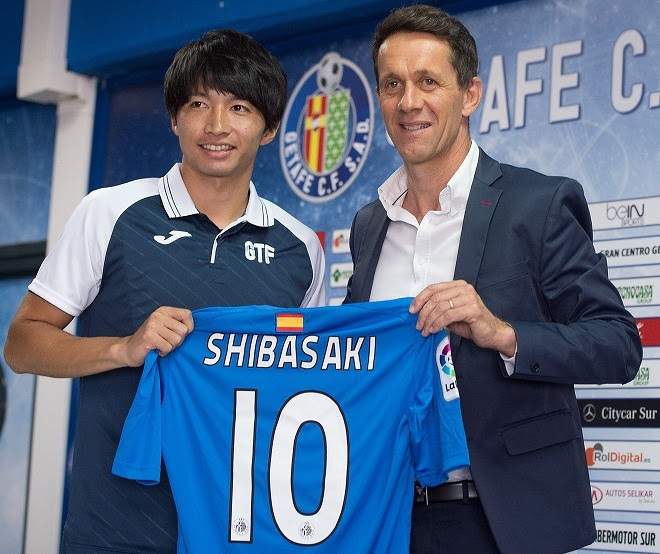 柴崎岳の背番号が10に決定 入団会見で メディアプンタ トップ下 でやりたい とアピール サッカーダイジェストweb