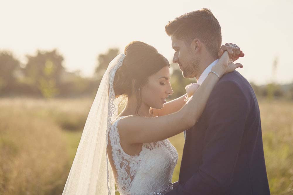 romantic wedding photo at Moreves Barn in Sudbury Suffolk - www.helloromance.co.uk