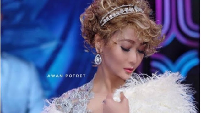 Buntut Postingan Inul Daratista: Surat Terbuka Ahmad Dhani untuk Inul Tuai 'Tamparan Keras' Netter, Nama Ridho Rhoma Disebut http://ift.tt/20kt43r - Berita Terbaru Terkini Hari Ini - Surat Ahmad Dhani untuk Inul Daratista jadi viral. Surat tersebut timbulkan kontroversi ada yang pro ada pula yang kontra, tapi juga munculkan tanya, Selasa (28/3/2017). Seperti diketahui Ahmad Dhani melalui akun Facebook posting sebuah surat terbuka untuk Inul Daratista.