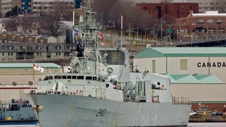 Frigates Refit 20080421 TOPIX