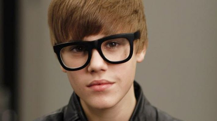 justin bieber 2011 tour photos. Newcomer Justin Bieber also