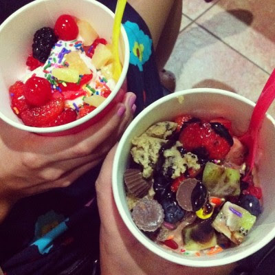 yogurtland rainbow frozen yogurt via tumblr