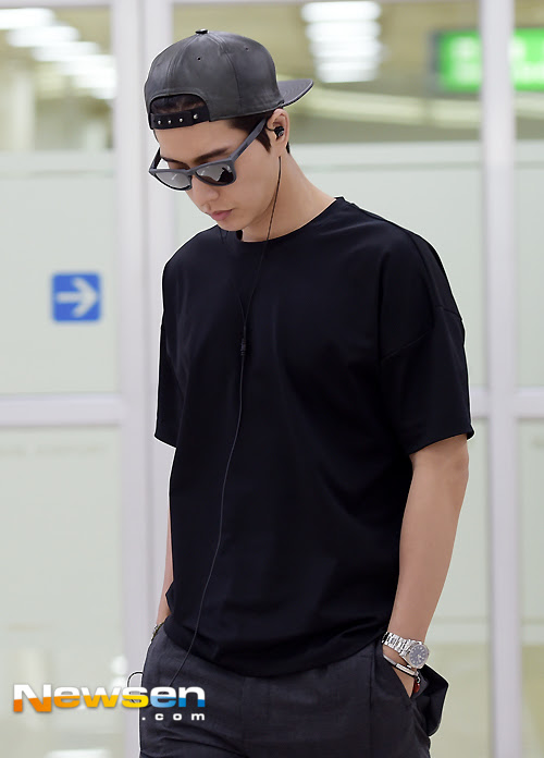 韓国旅行 素敵です 男優のオールブラック空港ファッション 旅行のプロ元caによる韓国旅行とソウル旅行ブログ ソウルのおしゃれ