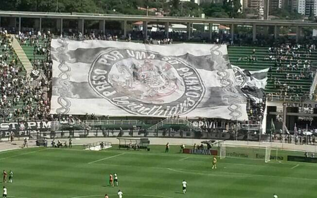 Imagens da torcida Pavilhão 9, cuja sede foi palco de chacina em 18 de abril de 2015; oito foram mortos. Foto: Reprodução/Facebook