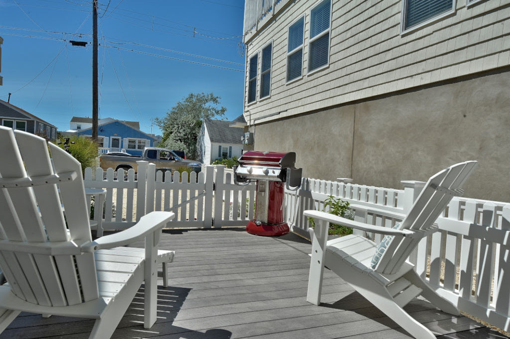 215-e-11th-08