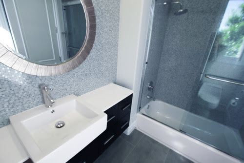 Low profile tub