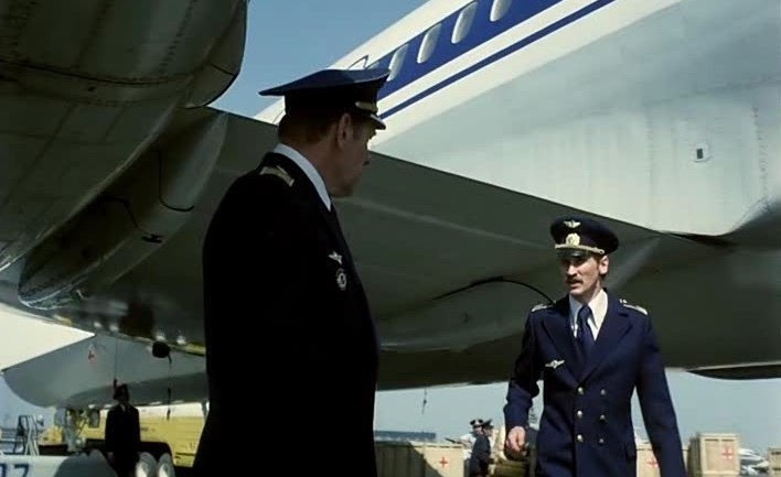 Самолет Упал Прямо В Торговый Центр Фильм : Vyzhit ...