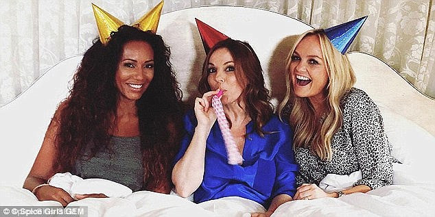 GEM: Foi anunciado no mês passado que Emma Bunton, Geri Horner e Mel B seria reunir como um trio para marcar 20º aniversário das Spice Girls
