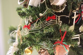 Enhance the Beauty of Christmas later than Themed Songs