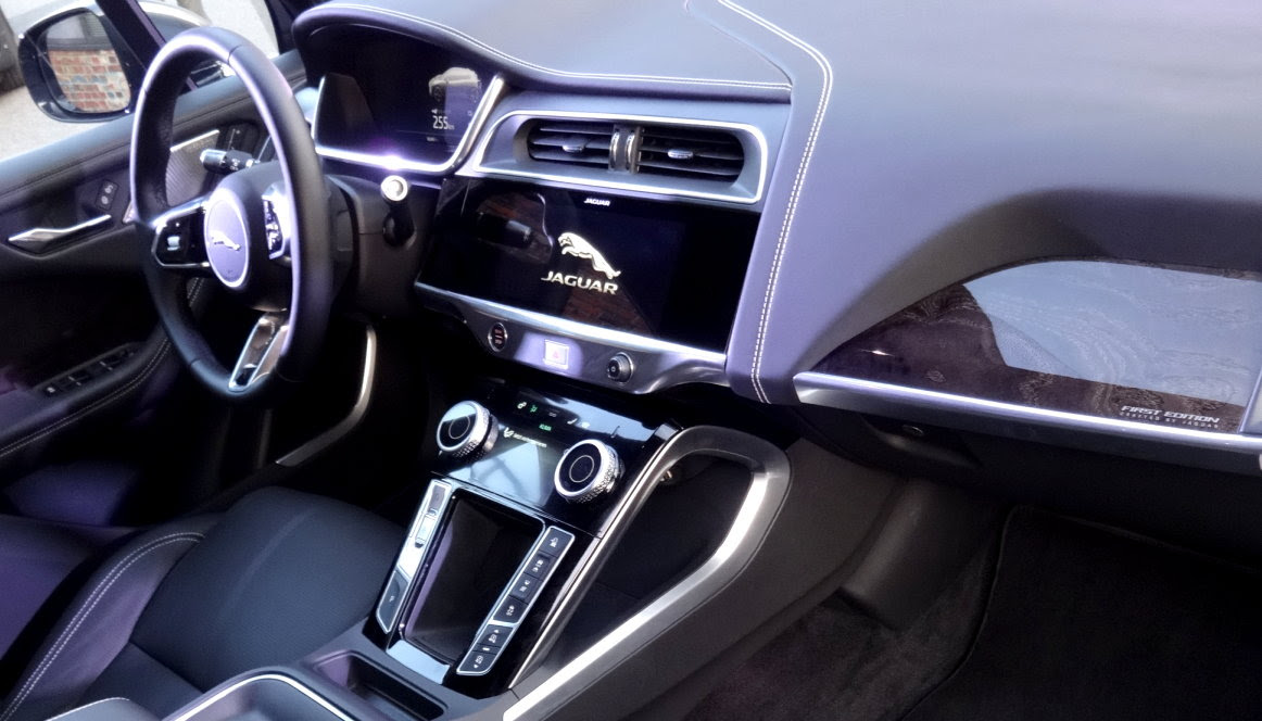 Jaguar I-PACE F-PACE Land Rover Ziegert Immobilien Upside Berlin Jaguar I-PACE F-PACE Land Rover Ziegert Immobilien Upside Berlin