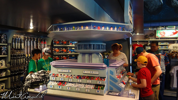 Disneyland, Tomorrowland, Startrader, Star Wars, Droid Factory
