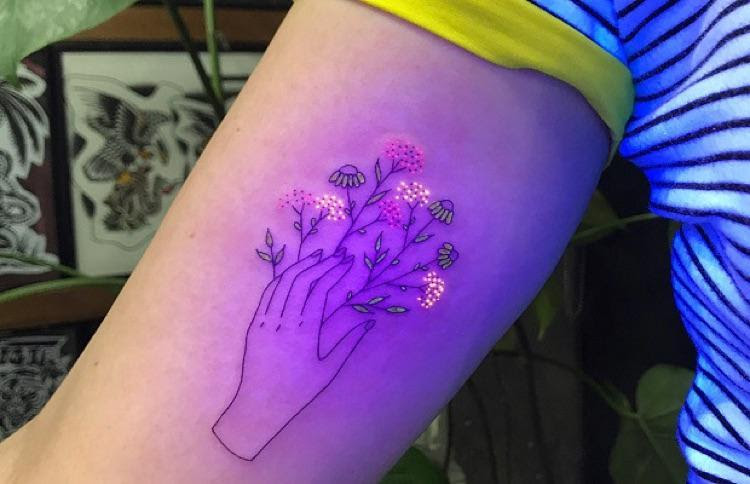 Tatuagem UV por Tukoi Oya (1)