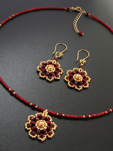 handmade beadwoven garnet red set Flower Blossom