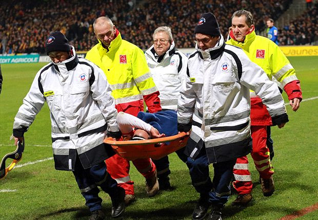 World Cup fears for Falcao due to suspected knee injury in Monaco cup clash