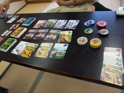6種類のトークンを取るか使うかが悩ましいカードゲーム 宝石の煌めき ボードゲーム エントランス