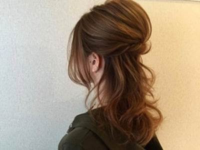入学式でマナーを守って綺麗なママになろう ミディアムヘアの母親におすすめの髪型5選 暮らしに役立つ情報局