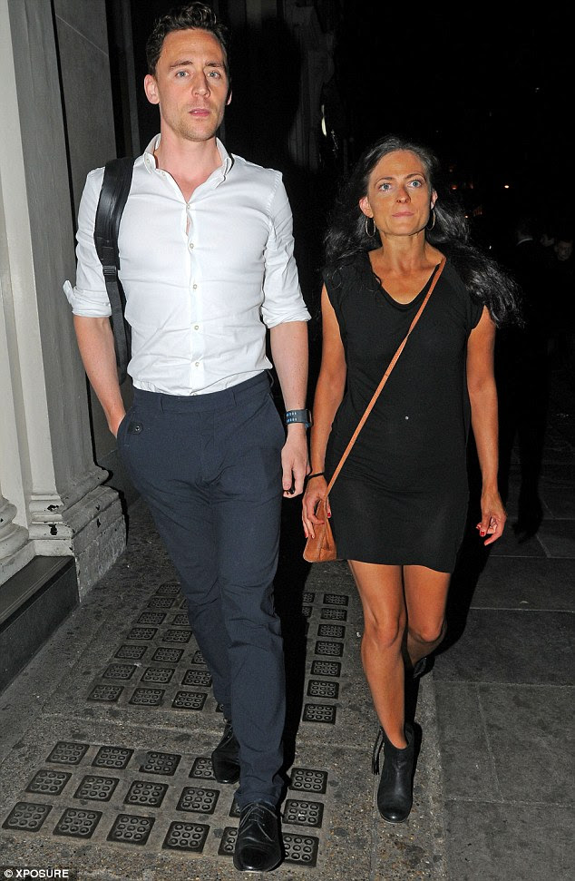 Tom Hiddleston takes a mystery woman to dinner at Nobu ...