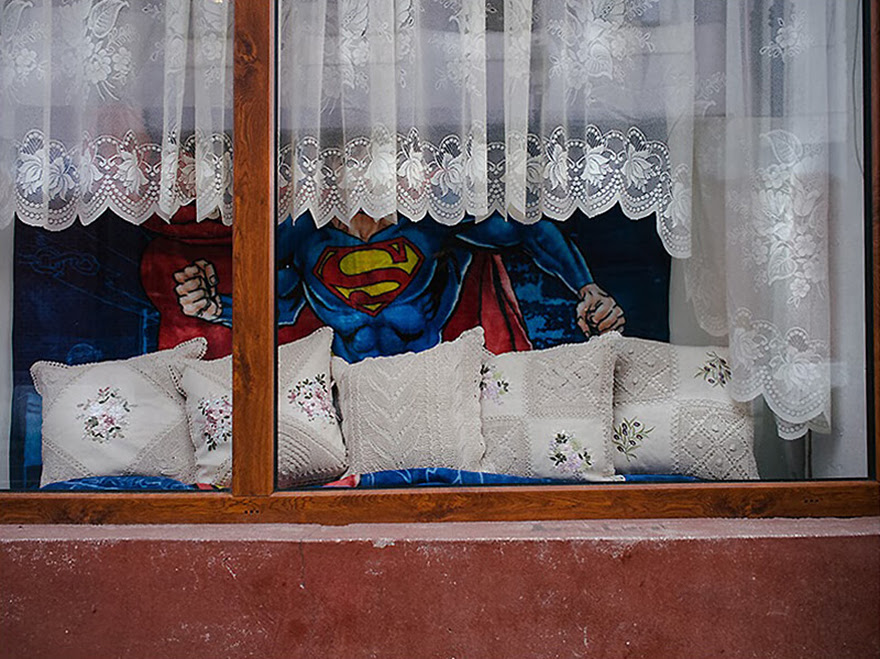 romania-villages-funny-photography-hajdu-tamas-33