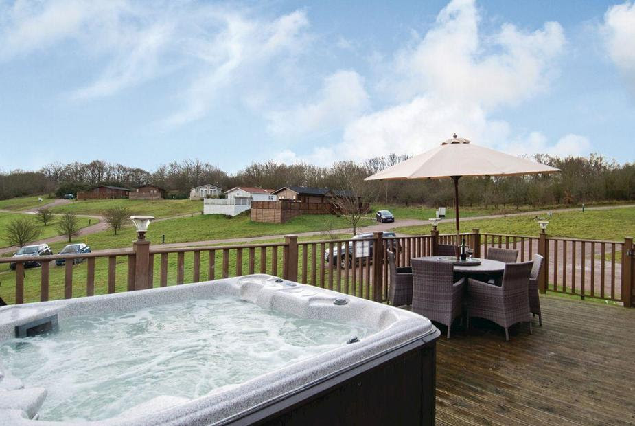 Private Luxury Lodges with Hot Tubs Loch Lomond to Rent
