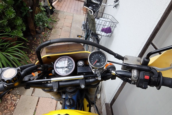オフ車に電気式タコメーターを付けてみた バッテリーレス車に取付 霊山歩 マンネリズムの彼方へ