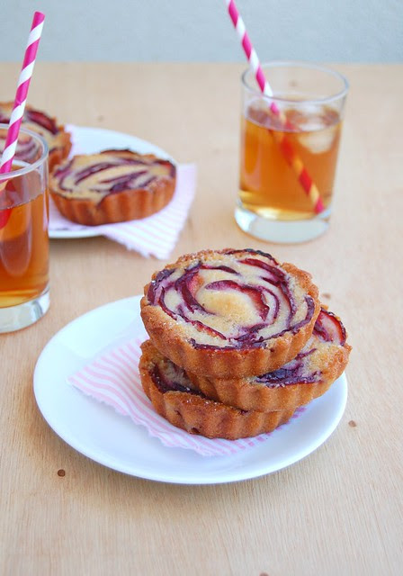 Plum financiers / Financiers de ameixa
