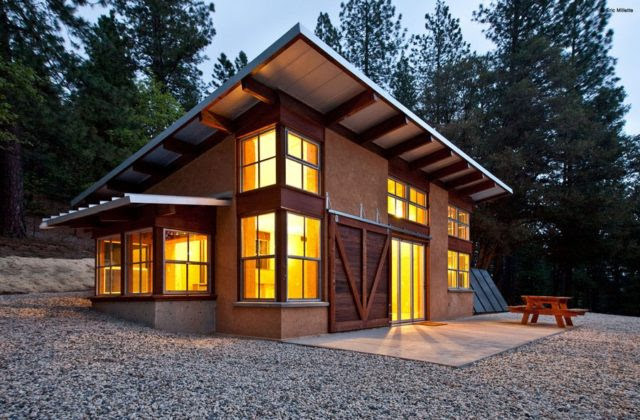 Off-the-Grid Strawbale Cabin - Total Survival