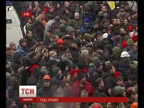 Нардепа Віталія Грушевського ледь не побив натовп під Радою